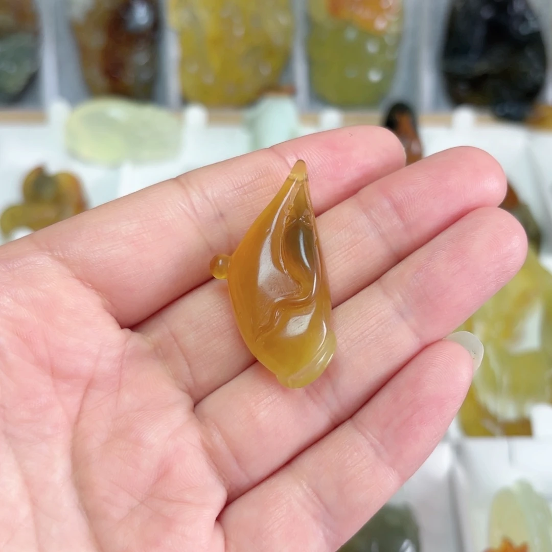 未镶嵌蛇纹石玉吊坠(不含链)