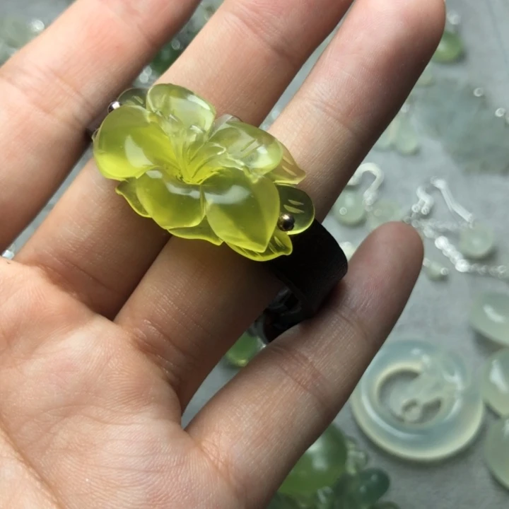 蛇纹石玉手牌未镶嵌贺*心