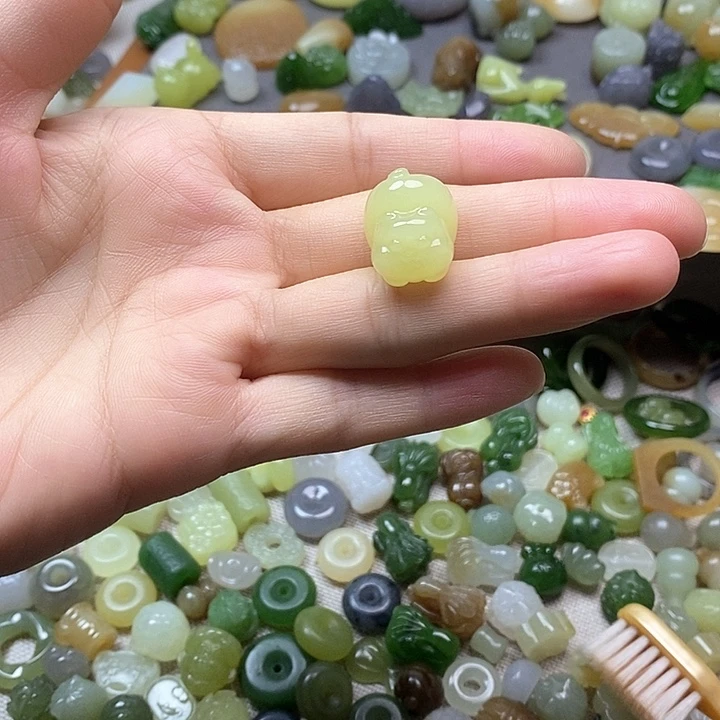 未镶嵌和田玉挂件