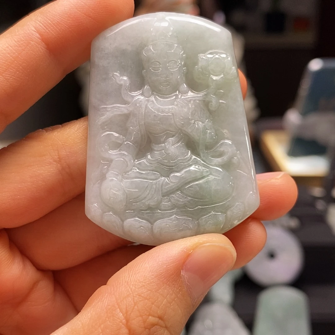 翡翠未镶嵌颈饰大势至