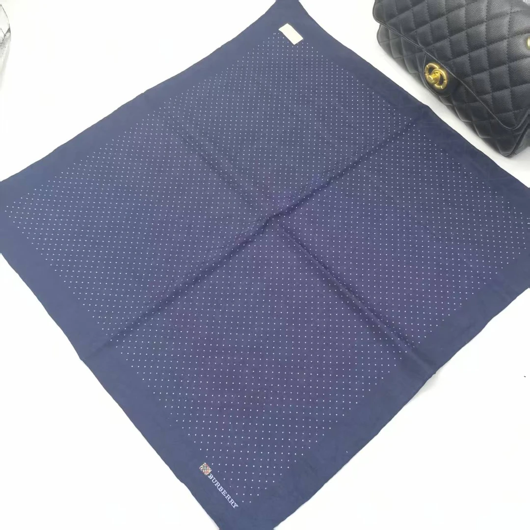 95新 BURBERRY/博柏利 海囤/巴宝莉/丝巾/yy08870