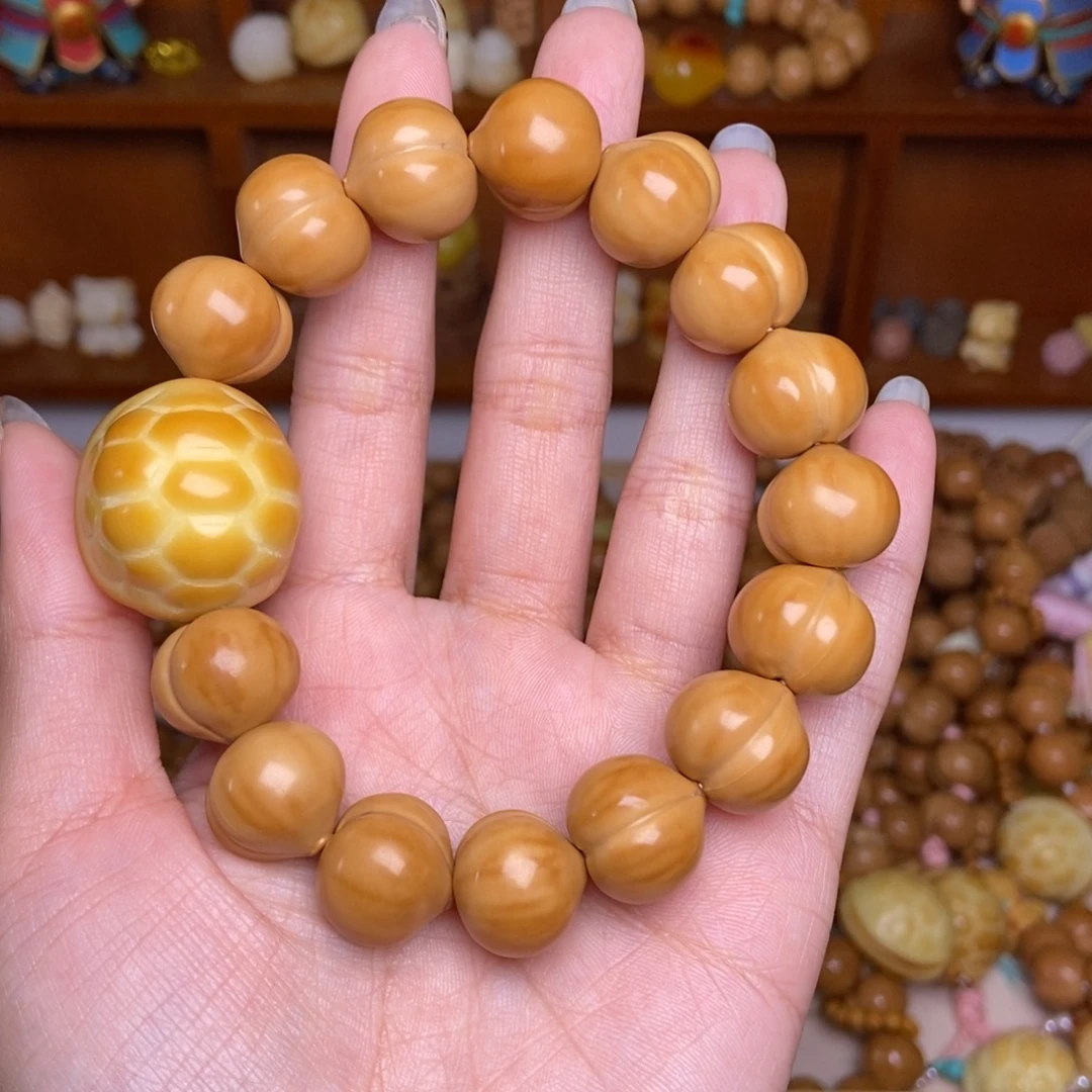 少***夜猴头核桃吊坠柯基屁桃➕超大富甲手串