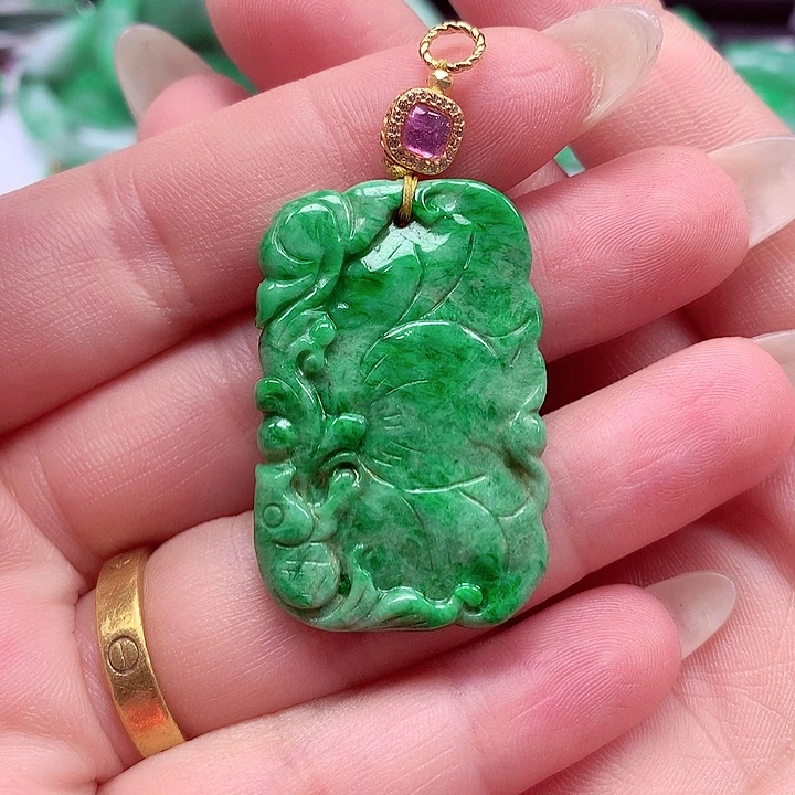 翡翠未镶嵌颈饰翡翠