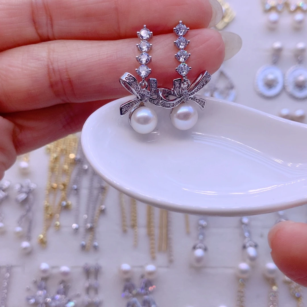 淡水珍珠合金耳饰