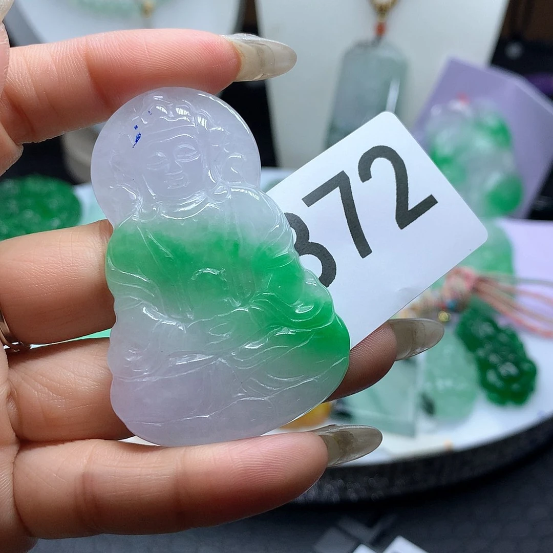 翡翠吊坠(赠链)未镶嵌