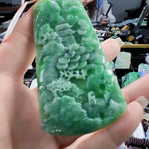 颈饰未镶嵌翡翠一个