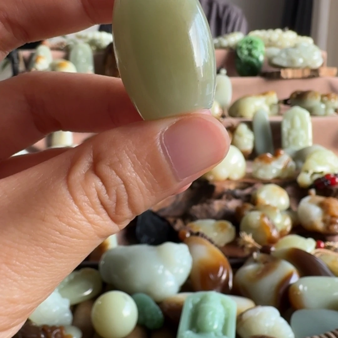 和田玉（糖玉）未镶嵌颈饰