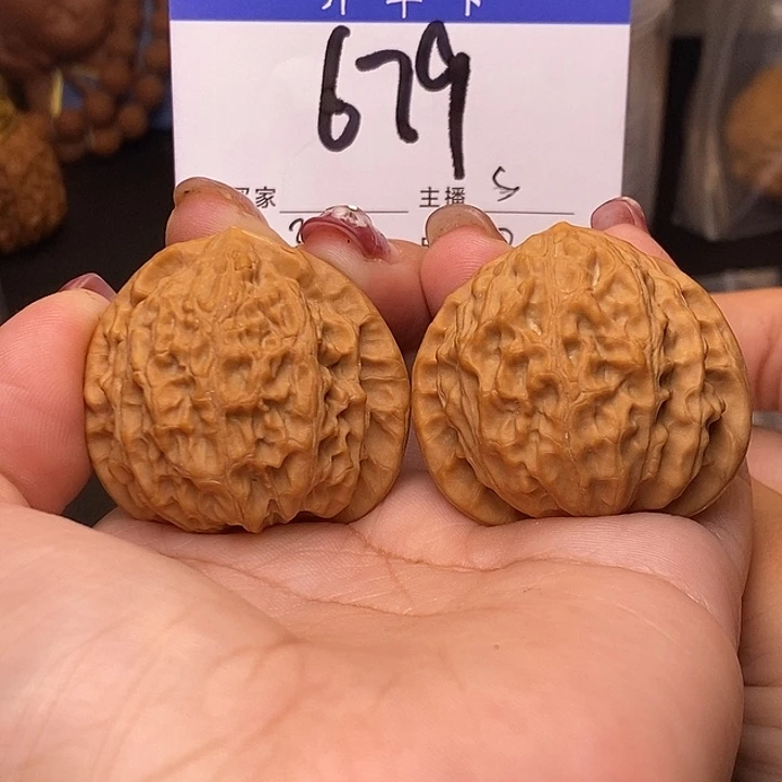 吊坠桃核金牛40有修s