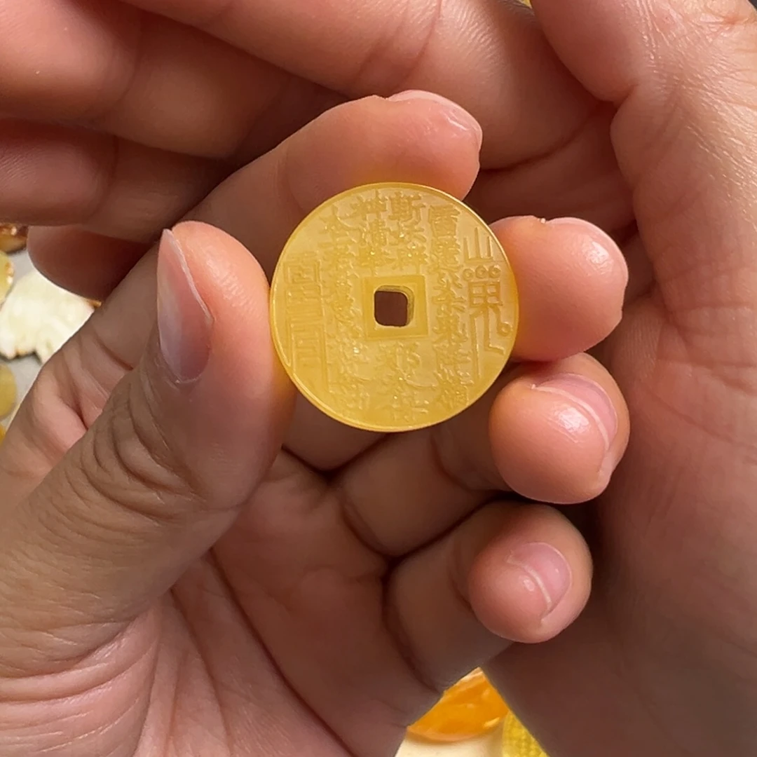 蜜蜡未镶嵌裸石微瑕，包挂