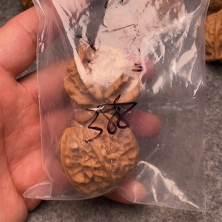 文玩核桃把件飞*三棱