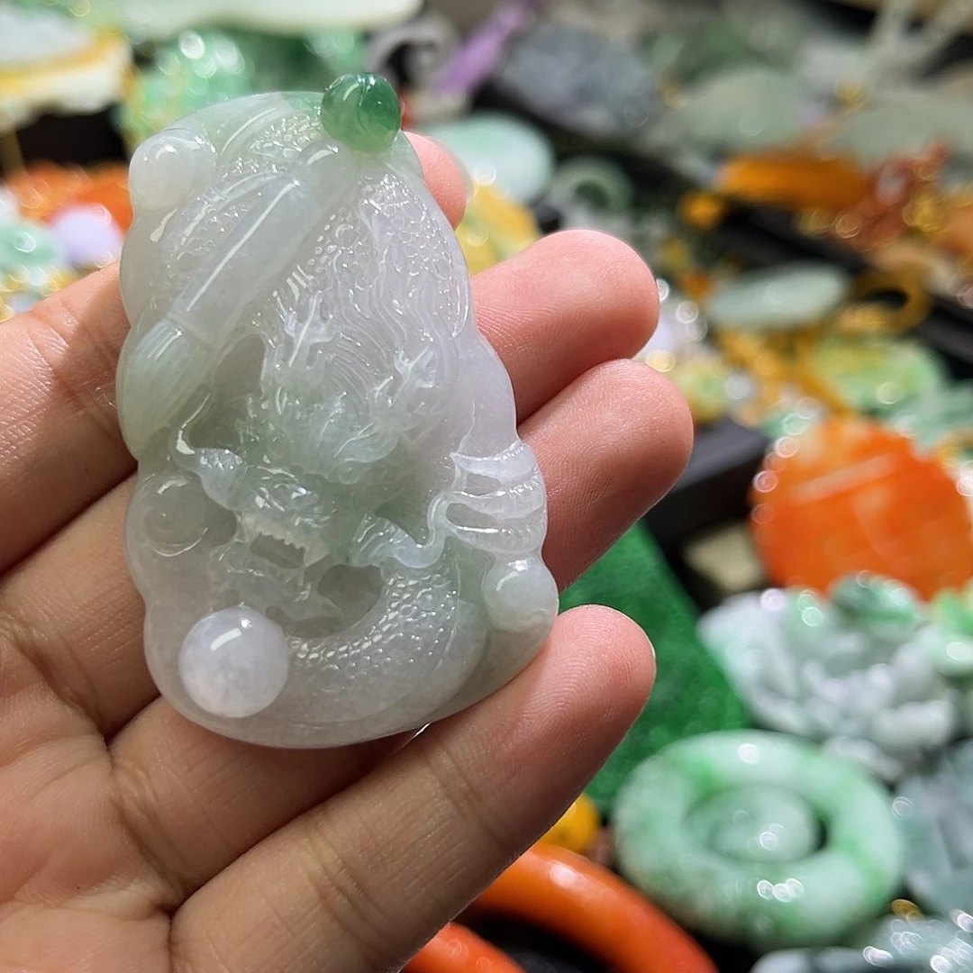 翡翠未镶嵌颈饰待编织