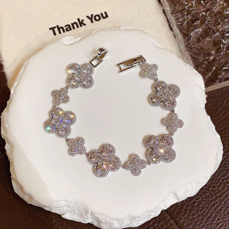 小清新锆石镂空四片叶子手链韩系简约时尚个性百搭手饰轻奢高级感