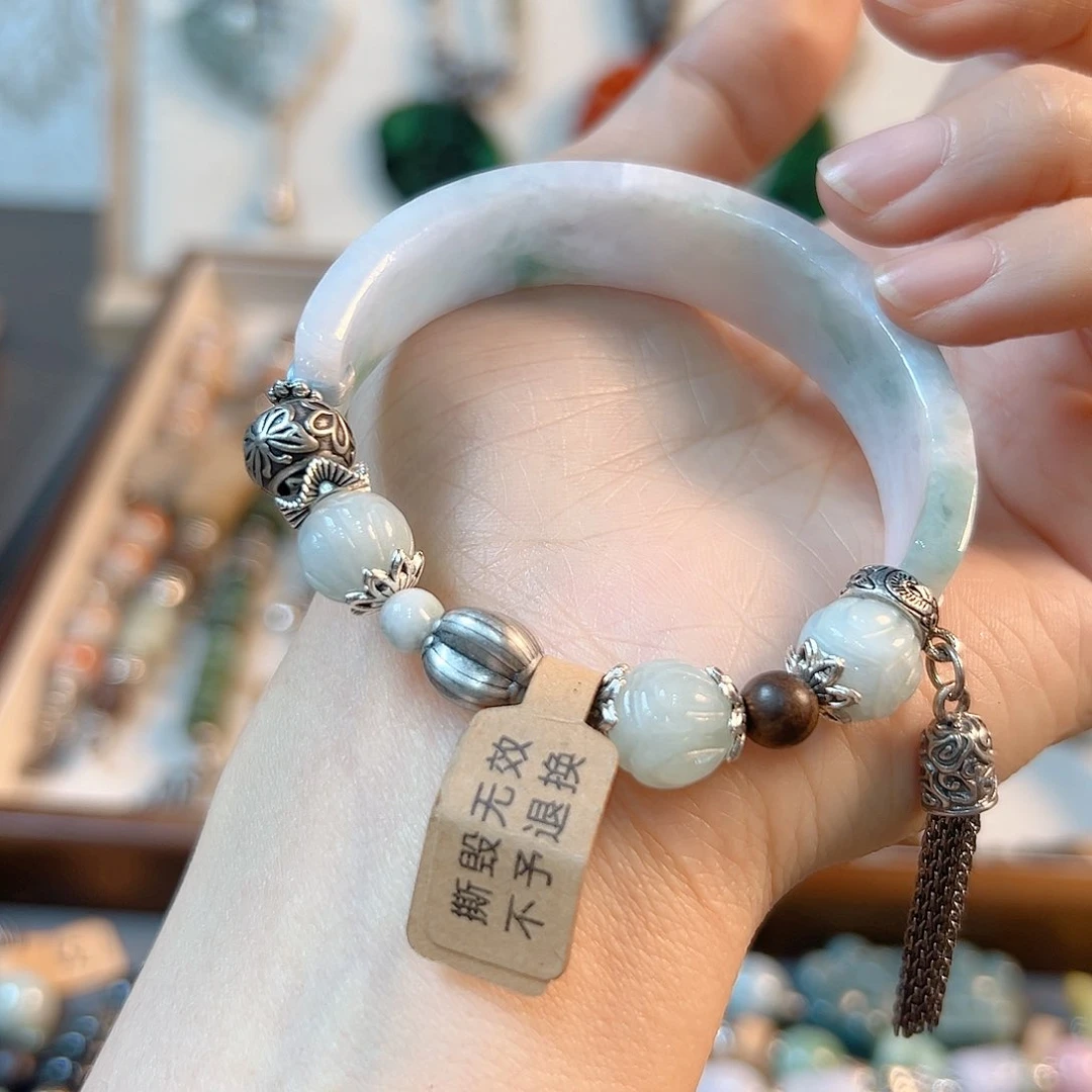 翡翠手链未镶嵌?****桑