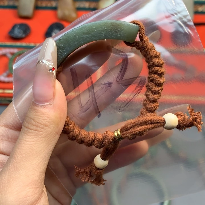 和田玉（糖玉）颈饰未镶嵌张*