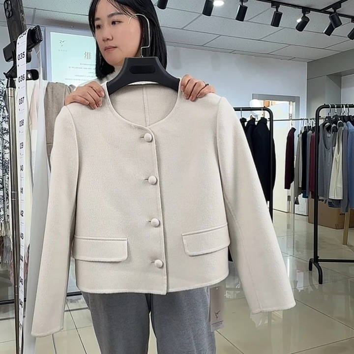 用***3纯羊绒保暖大衣白色M码032