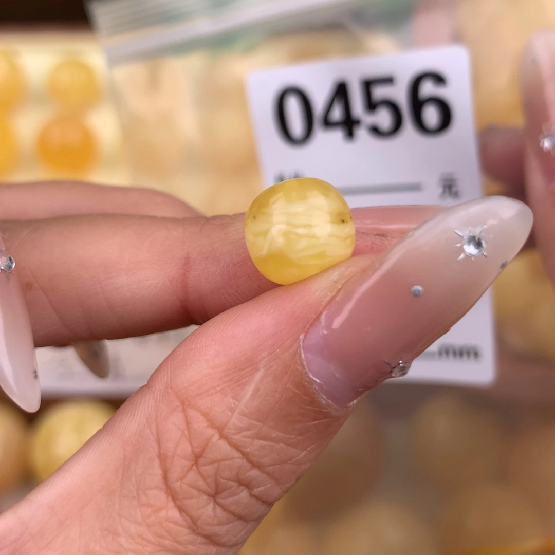 琥珀未镶嵌珠宝奇石10