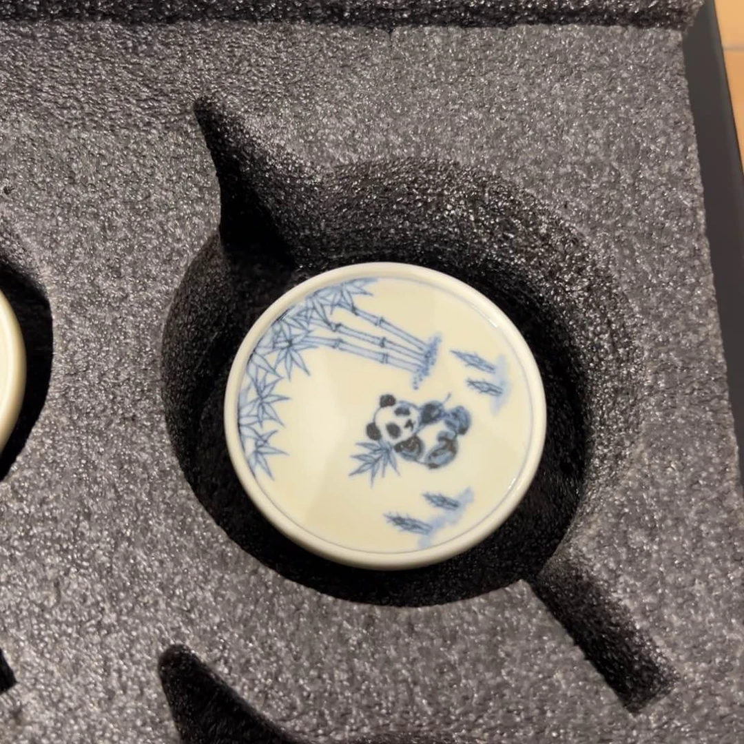 风**?青花凝古熊猫盖置