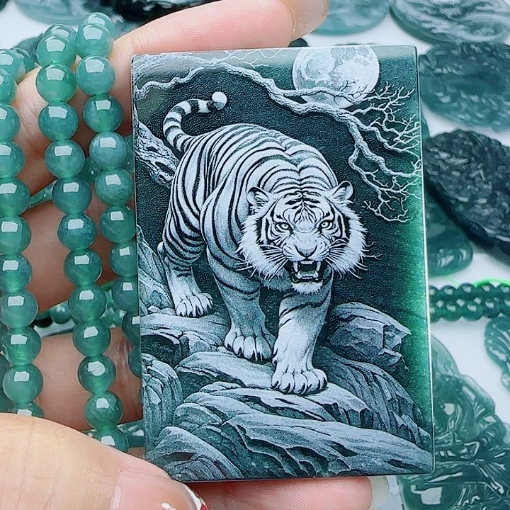 翡翠未镶嵌颈饰多样性发货天然的A货翡翠