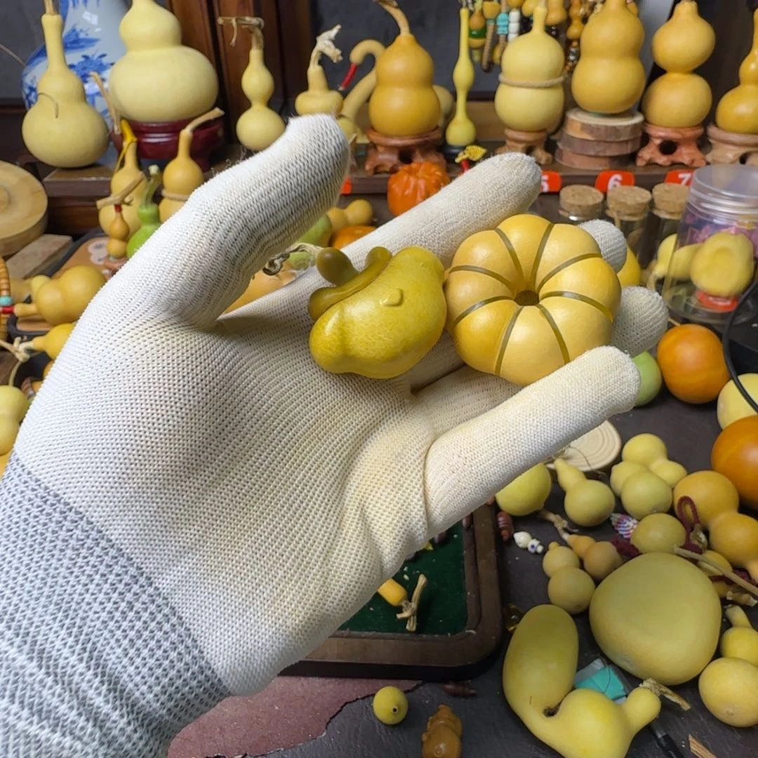 *****甜甜圈和熊脸钱袋葫芦