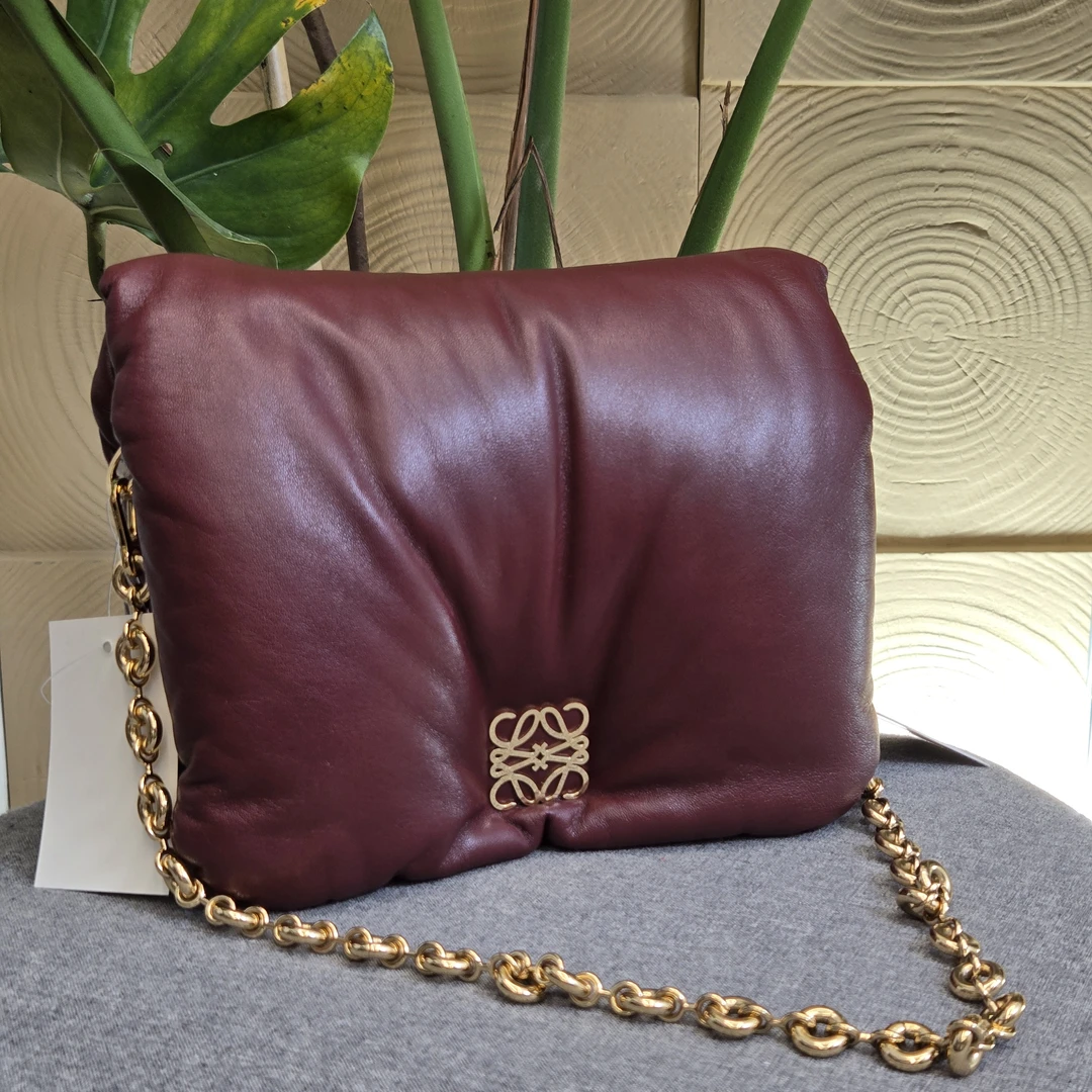 95新 LOEWE/罗意威 达达/酒红色泡芙链条包