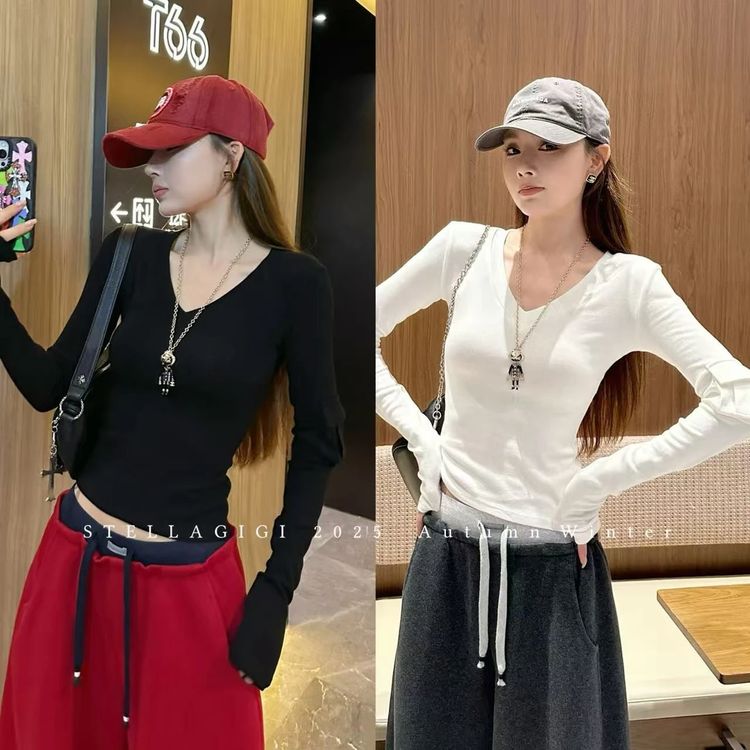 SG / 杨依姗 AW时髦腔调 袖子口袋V领长袖T恤T-20252141