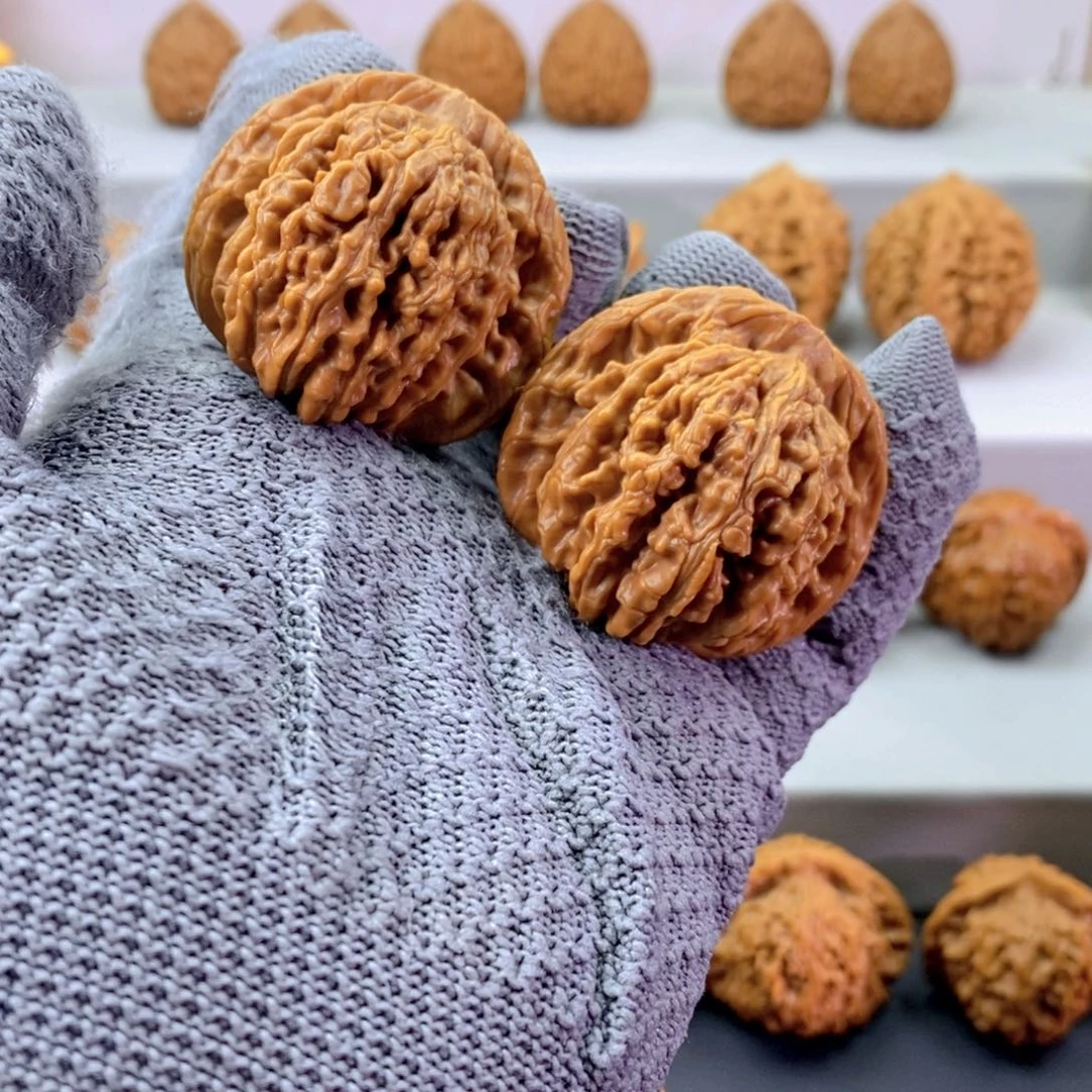 文玩核桃把件山*、45全品汉高楼