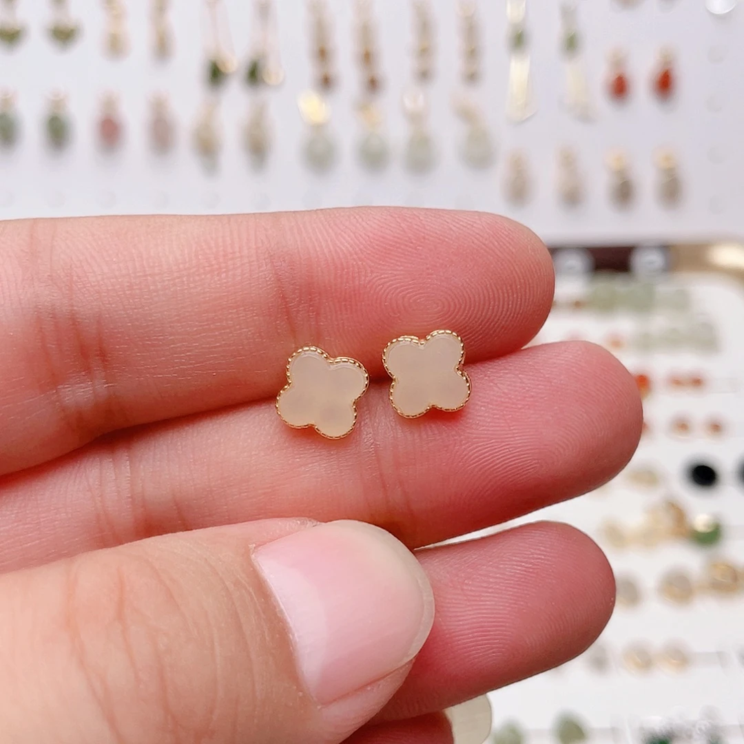 菠***萝银S925镶嵌和田玉耳饰