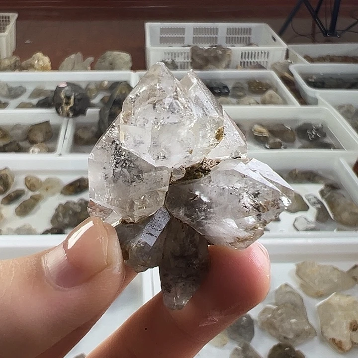 仿水晶只买单纯的吊坠，没带链子，属的性质。Y36