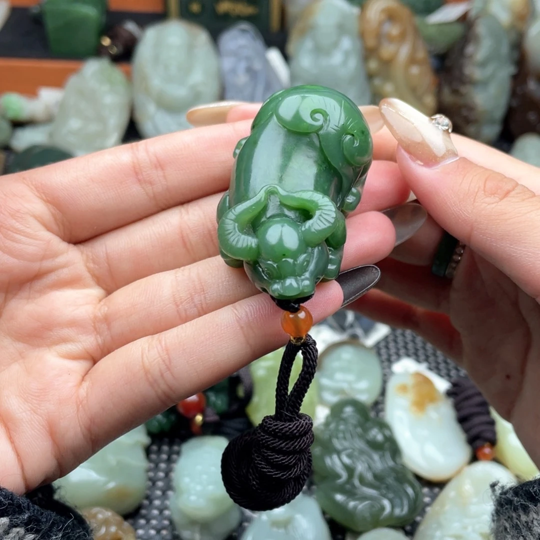 和田玉未镶嵌挂件