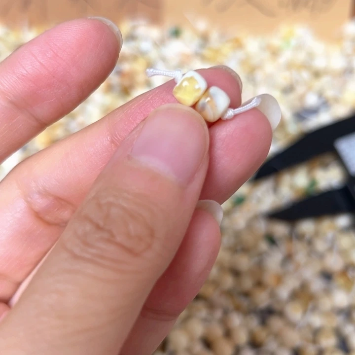 裸石蜜蜡未镶嵌5.9mm一对