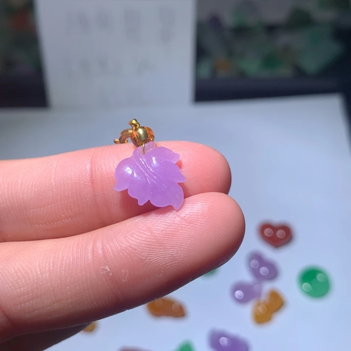 翡翠未镶嵌颈饰挂件