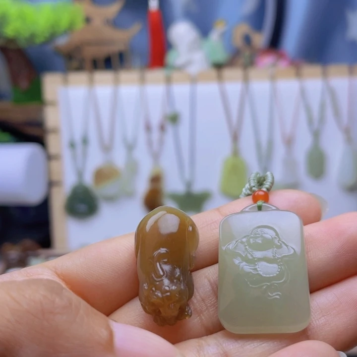 棒****和田玉未镶嵌颈饰