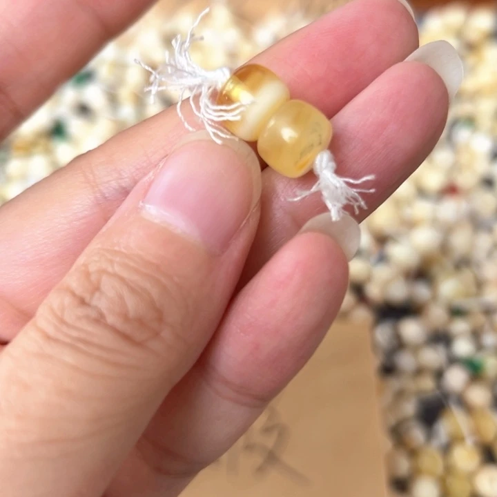 裸石蜜蜡未镶嵌8.7mm一对