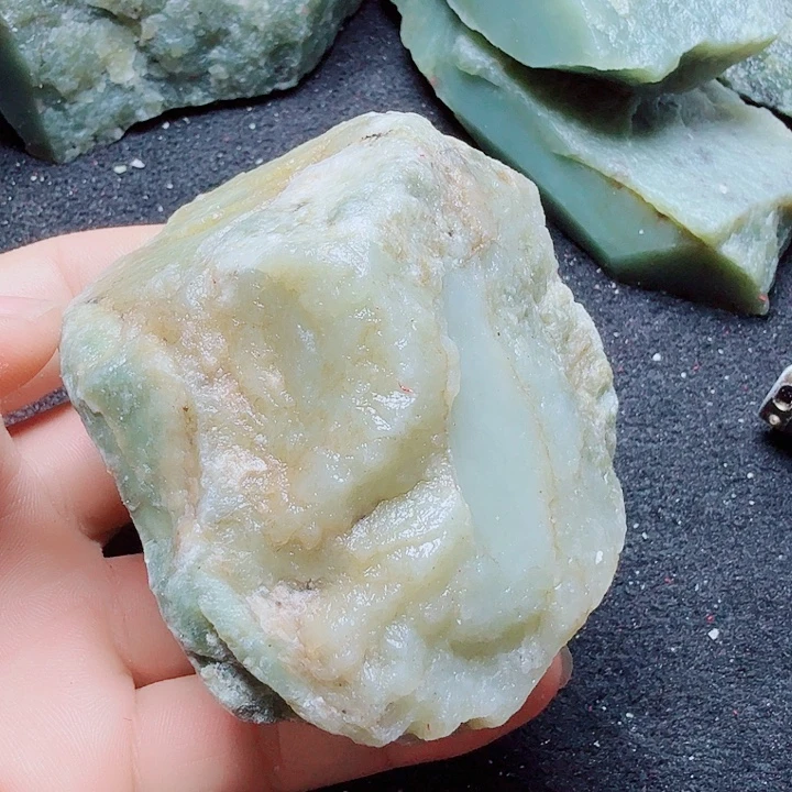 未镶嵌和田玉（糖玉）珠宝半成品
