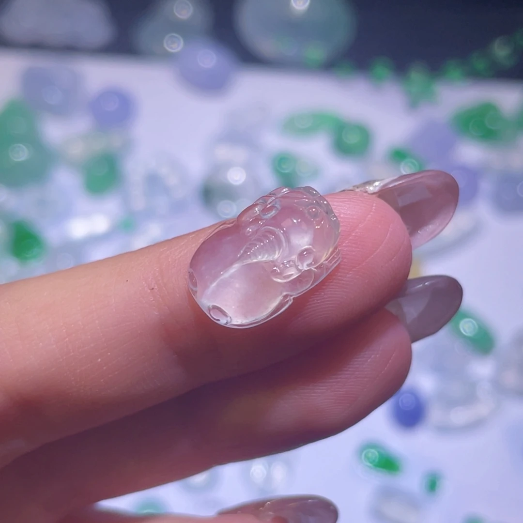 翡翠未镶嵌颈饰裸石