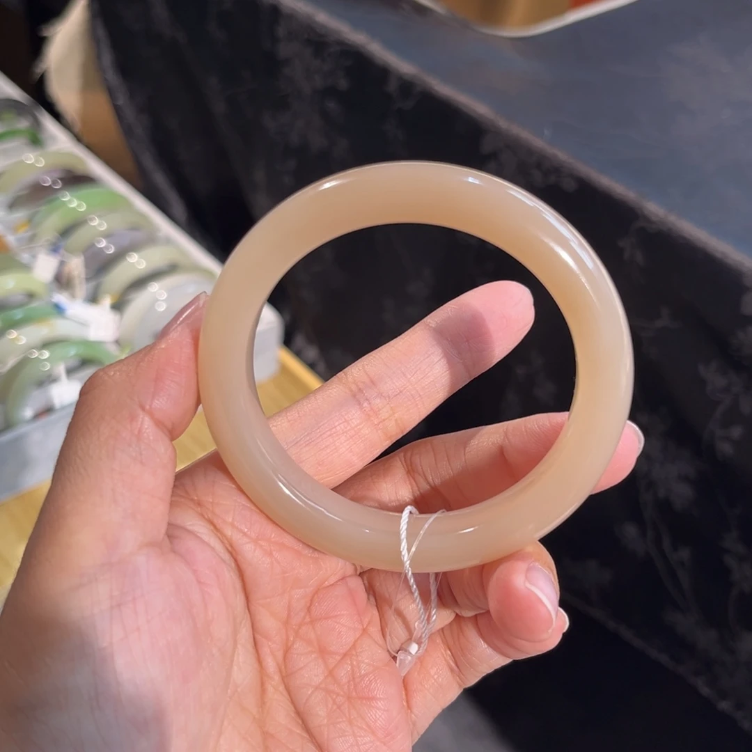 和田玉未镶嵌手镯  「红粉」老熟粉