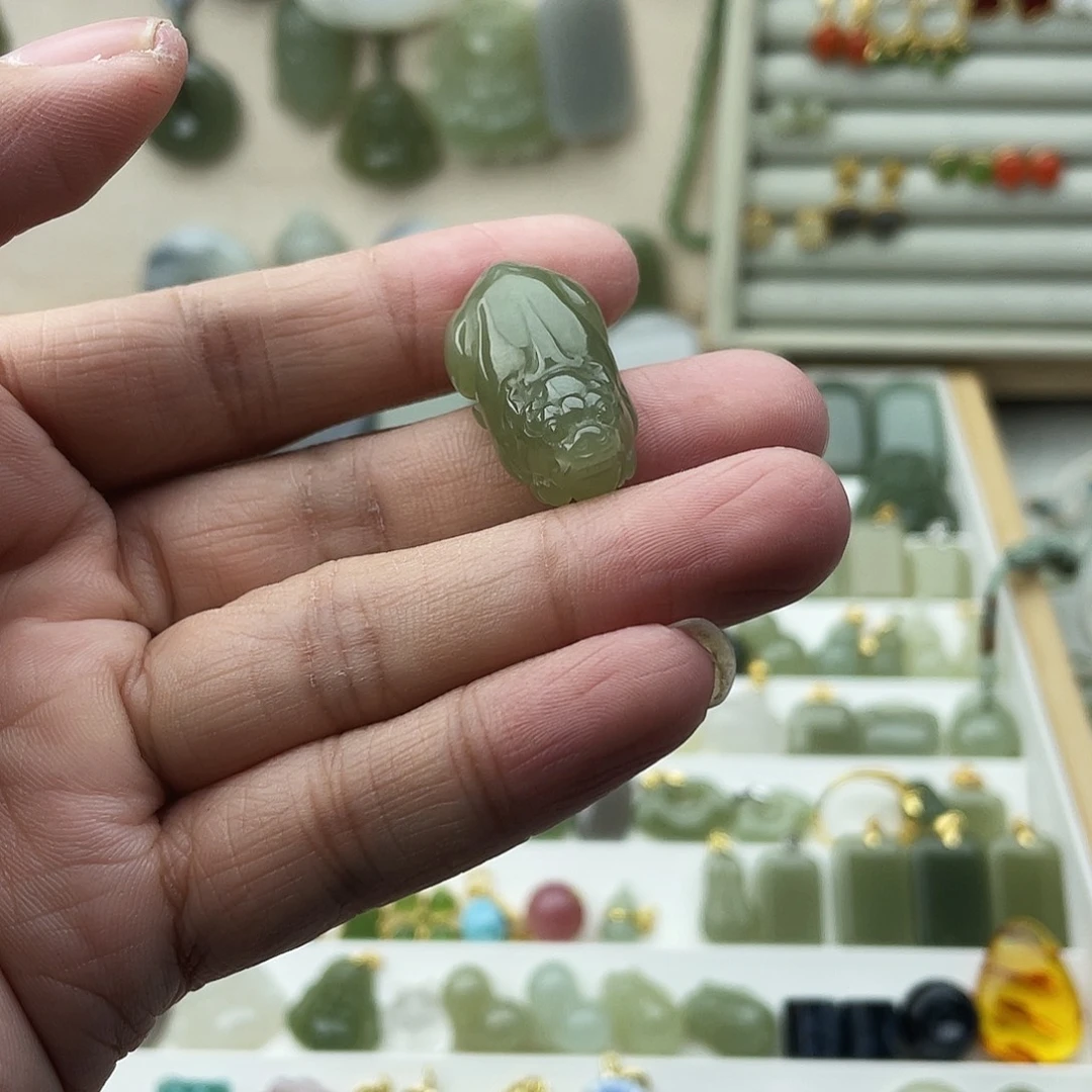 和田玉未镶嵌吊坠(不含链)