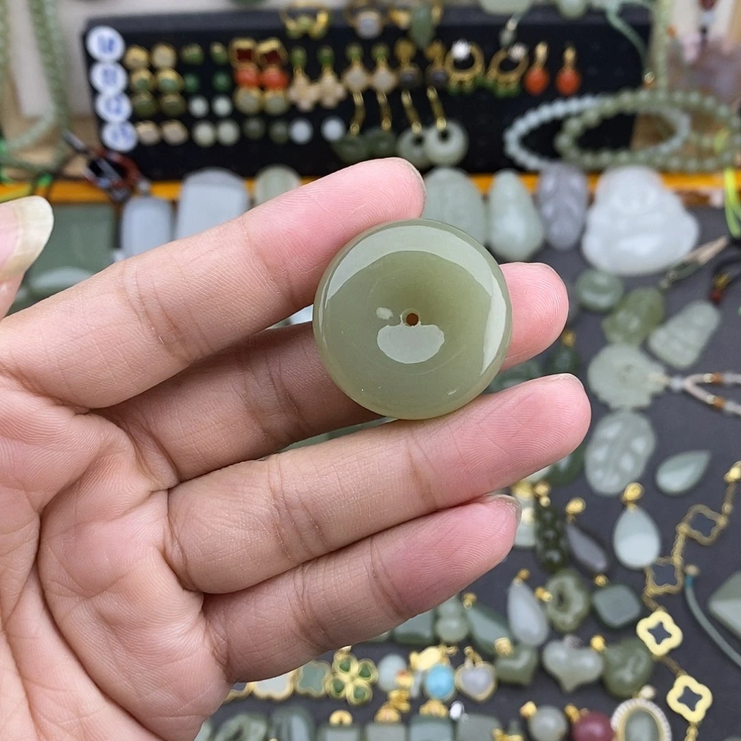 和田玉未镶嵌吊坠(不含链)