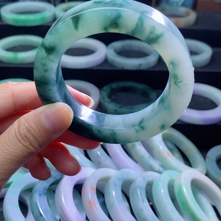 定制翡翠手镯未镶嵌雷****先