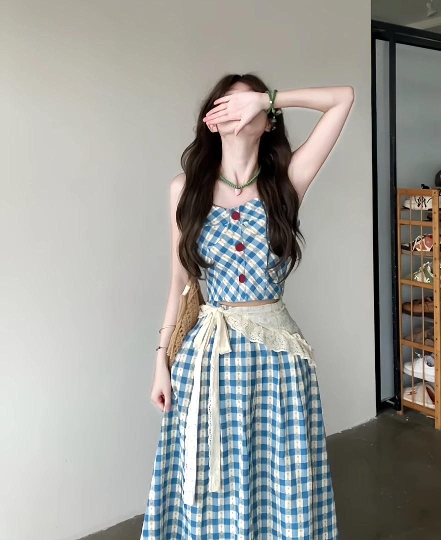 仲夏木屿 法式蓝色格纹吊带夏季新款学院风收腰显瘦半身裙两件套