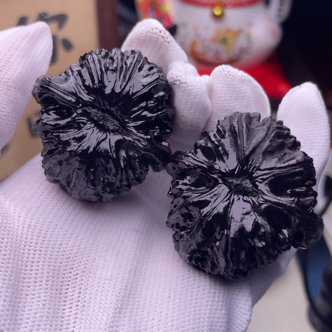 文玩核桃吊坠43白狮子
