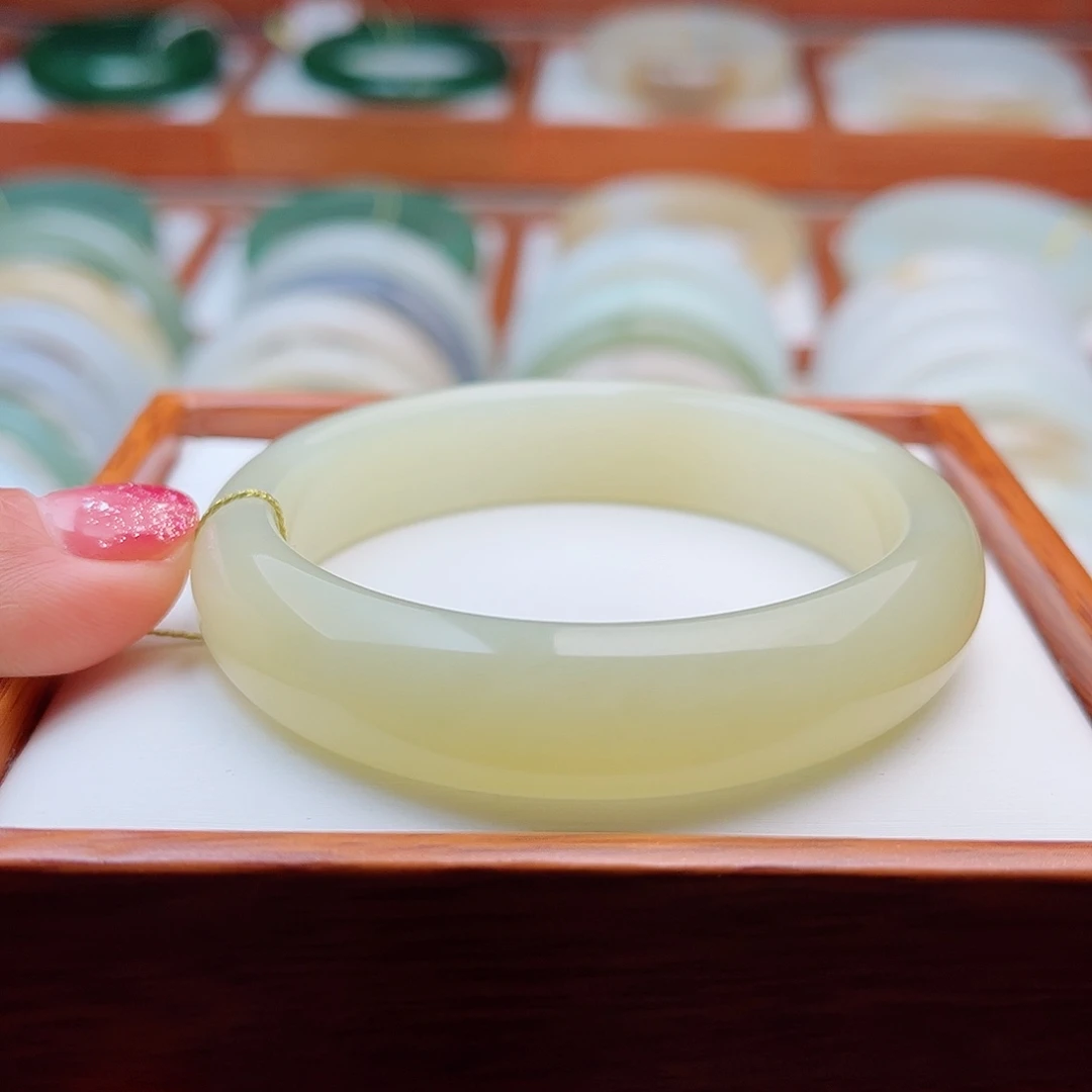 和田玉未镶嵌手镯54.6