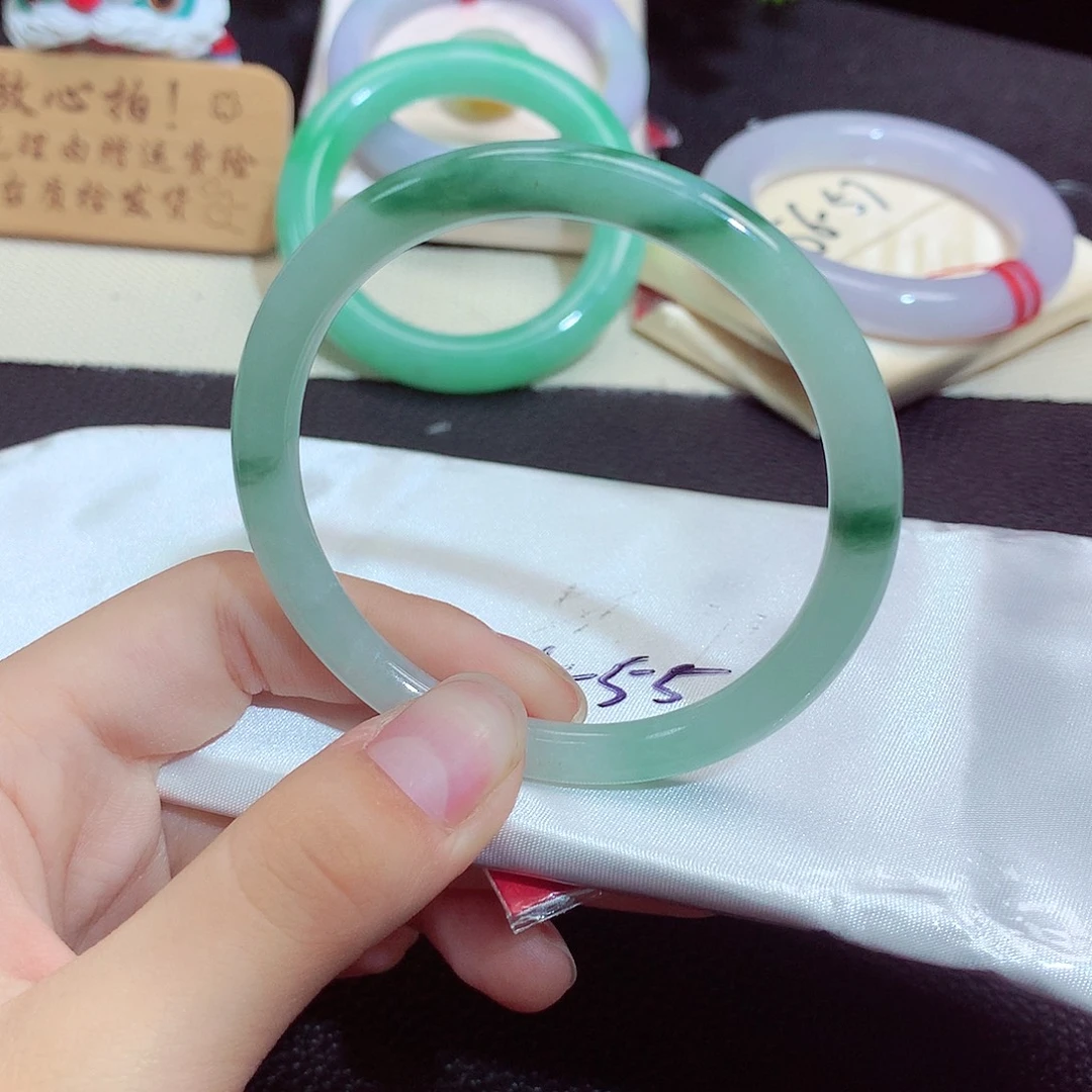 翡翠未镶嵌手镯520