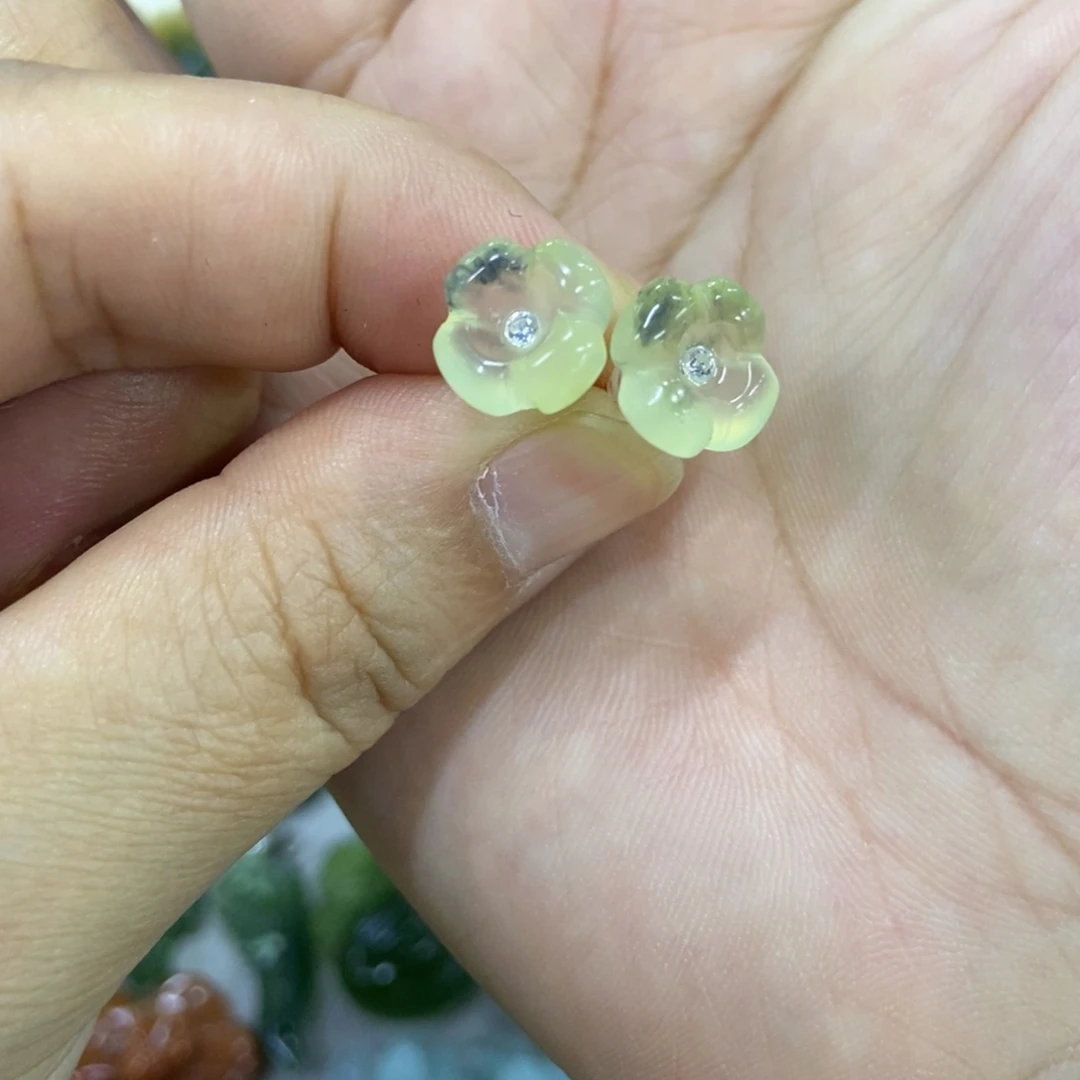 未镶嵌蛇纹石玉挂件