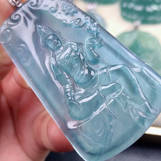 【闪购商品】翡翠颈饰18K金镶嵌天然翡翠