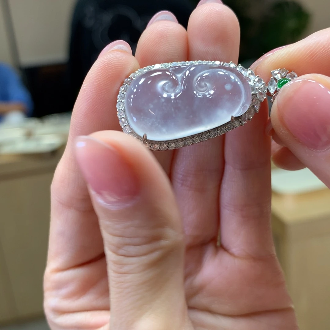 翡翠挂件18K金镶嵌敏*不退不换