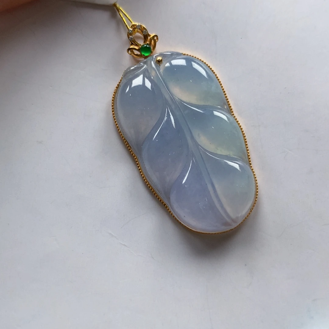 翡翠未镶嵌颈饰吊坠