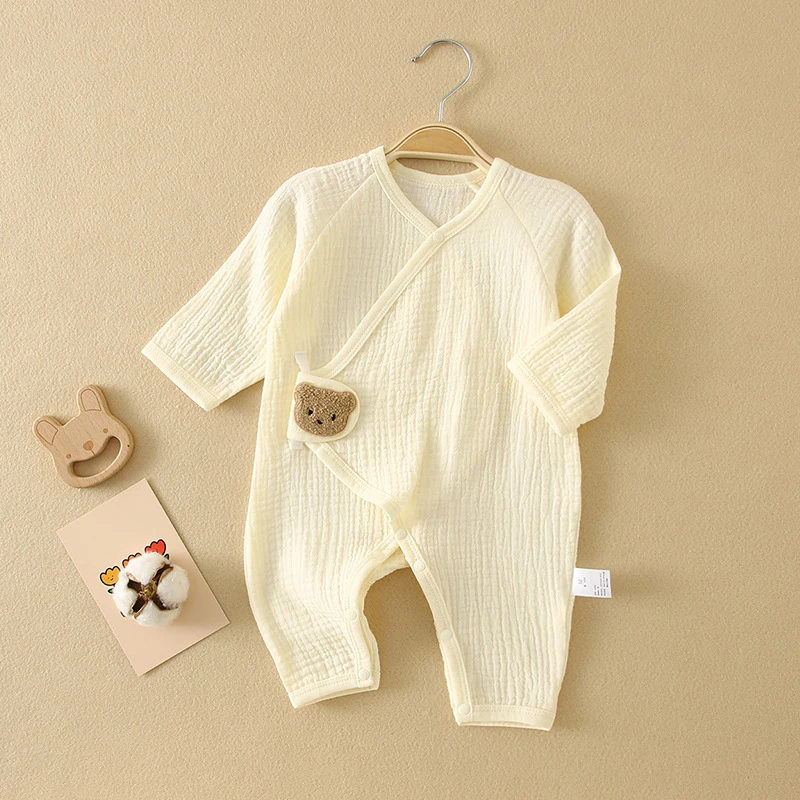 新生儿爬服宝宝夏季纯棉纱布连体衣A类胎帽花瓣围嘴薄款透气长爬