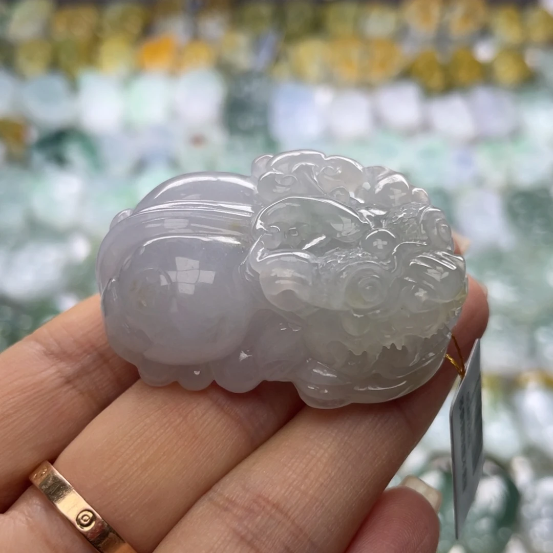 翡翠未镶嵌颈饰貔貅
