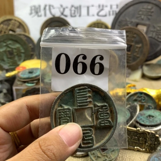霸***哥铜现代文创工艺品